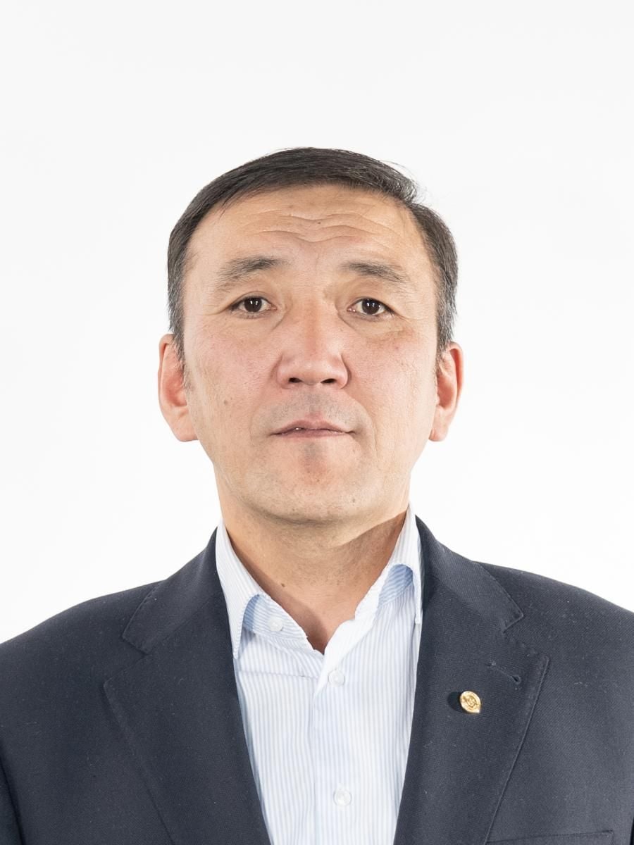 БААТАРХҮҮ Ц — Профессор