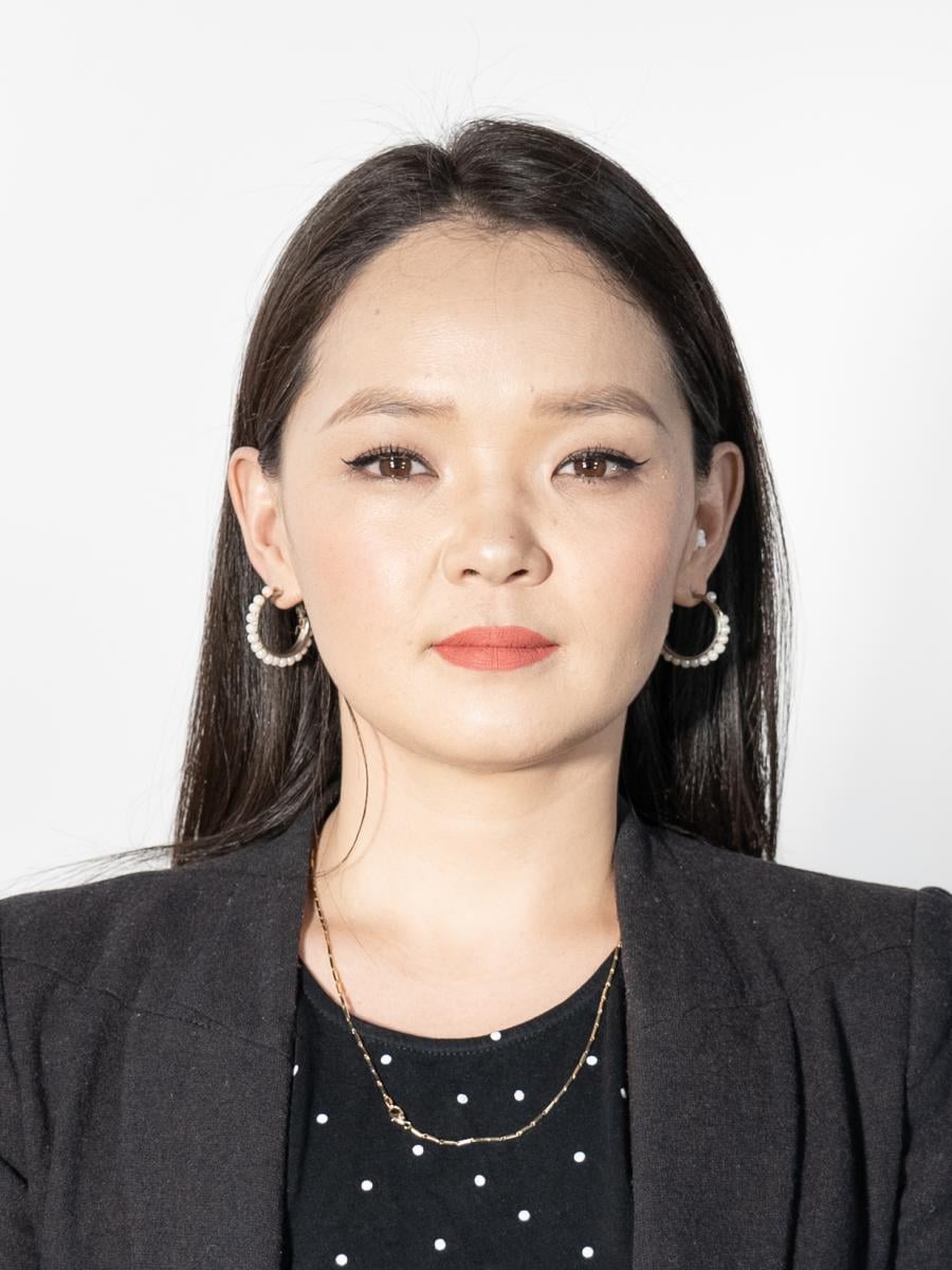 БАТЦЭЦЭГ Э — Дадлагажигч багш