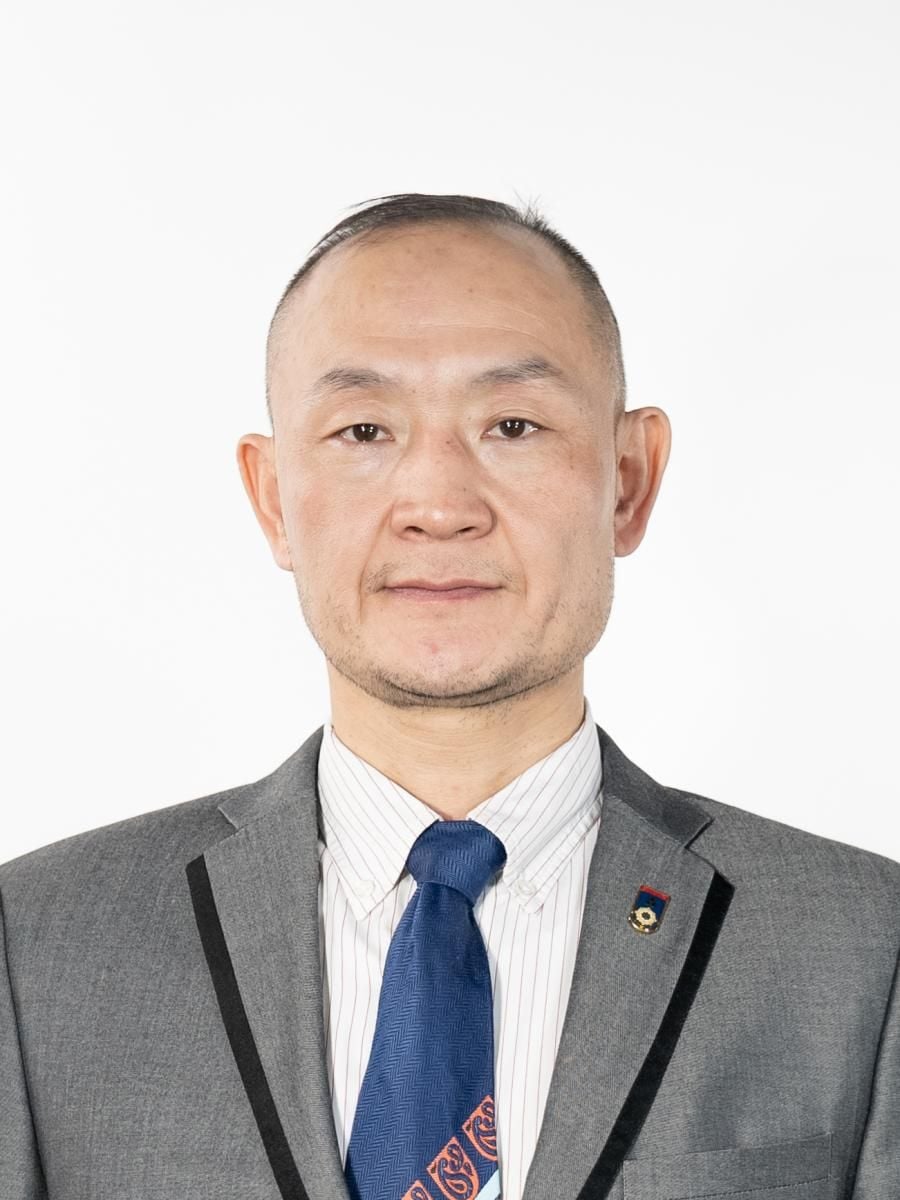 СҮХ-ОЧИР Ө — Ахлах багш